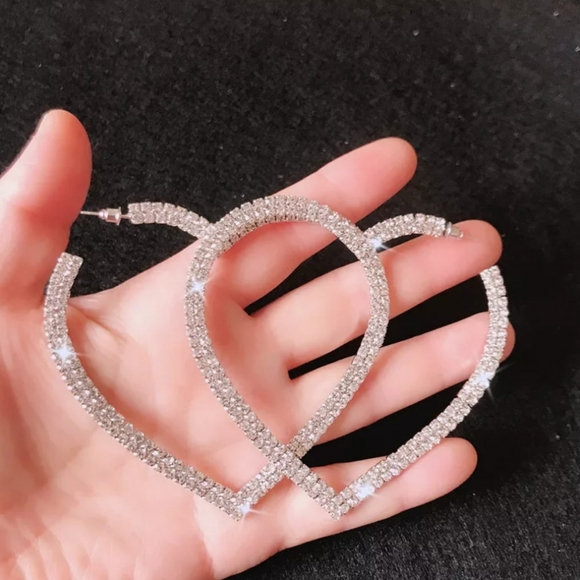 🎀Gorgeous Large Heart Rhinestones Hoop Earings - Picture 4 of 8